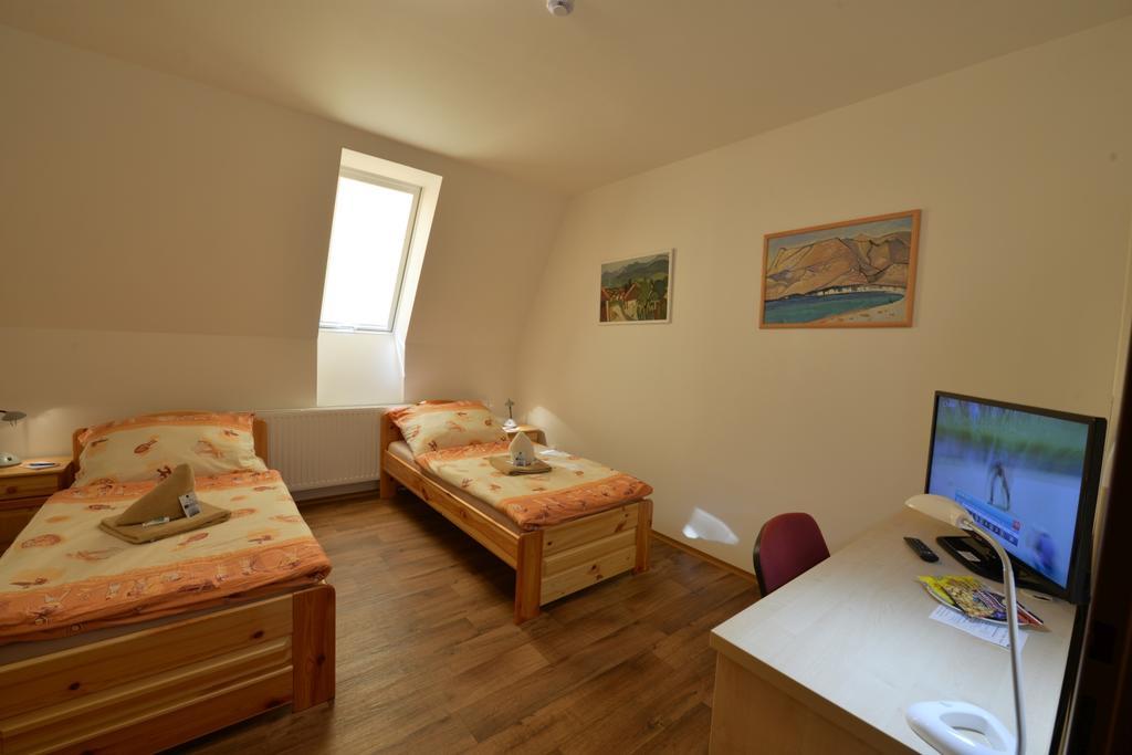 Skolici Stredisko Abena S Ubytovanim Apartment Ostrava Exterior photo